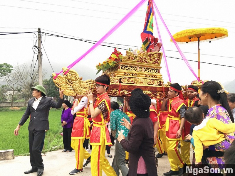 Lễ rước kiệu tại Lễ hội di tích lịch sử văn hóa Chùa Hàn Sơn